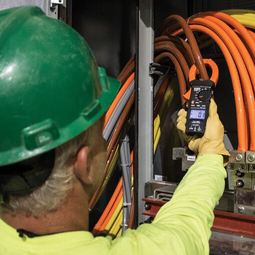Digital Clamp Meter, AC Auto-Range