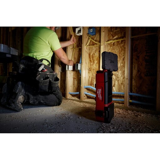 M12 PACKOUT Flood Light w/ USB