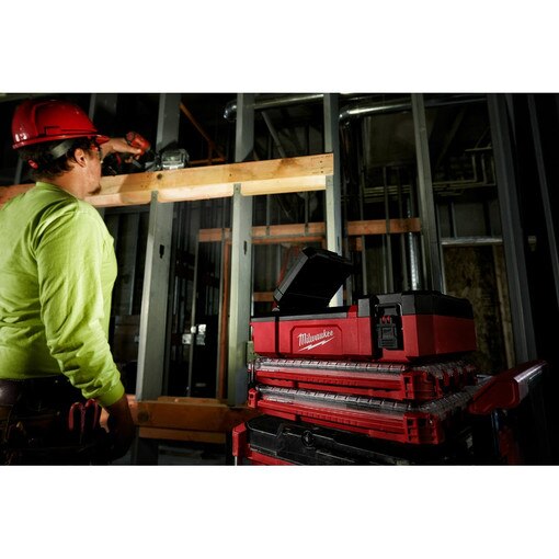 M12 PACKOUT Flood Light w/ USB