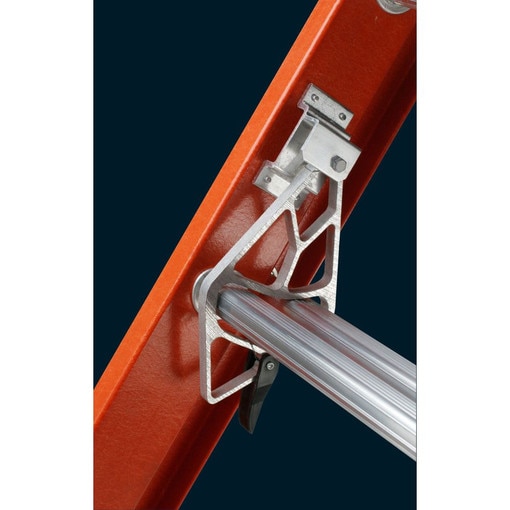 28' Type IA Fiberglass D-Rung