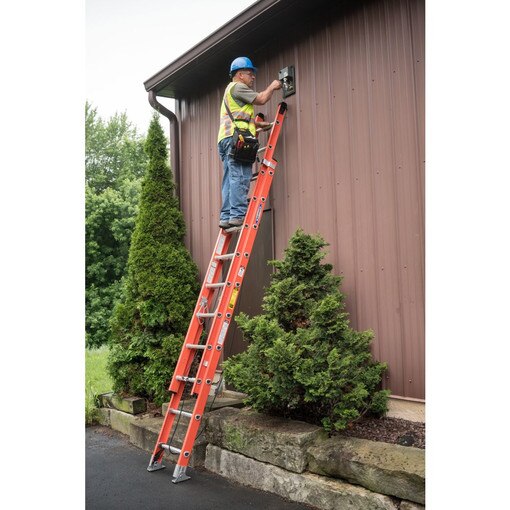 28' Type IA Fiberglass D-Rung